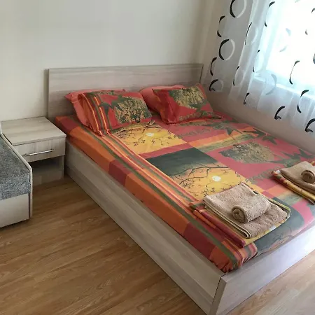 아파트 Lilac Garden Apartments 네세부르
