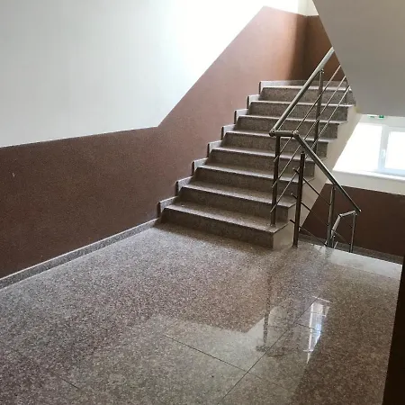 Lilac Garden Apartments נסבר