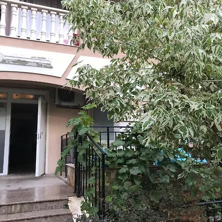 Lilac Garden Apartments דירה *